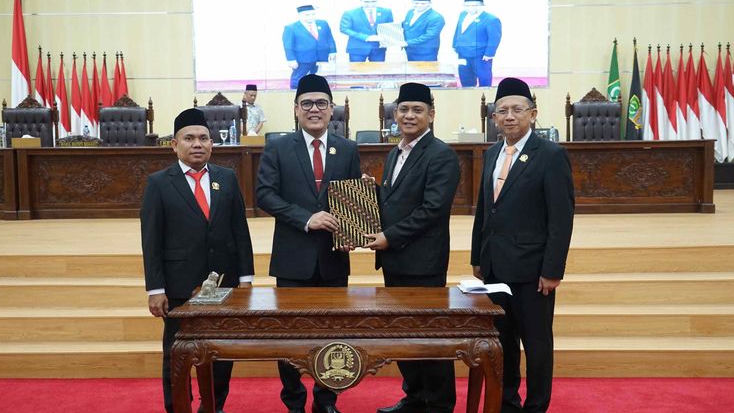 Wabup Asep Sampaikan Tiga Agenda Strategis Pemkab Bekasi dalam Rapat Paripurna DPRD