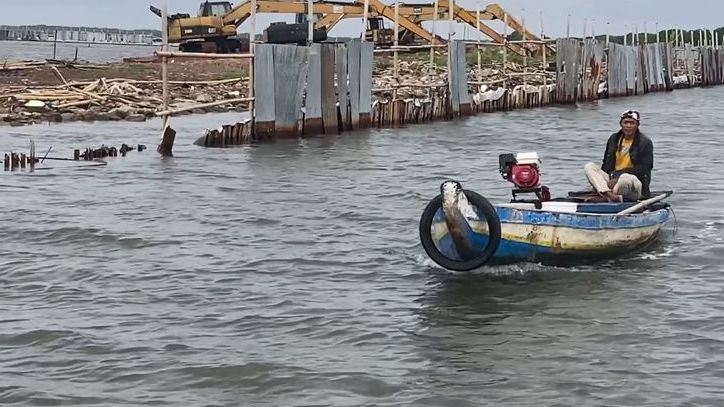 Pengajuan Izin Pagar Laut di Bekasi 3 Kali Ditolak, Tapi Kok Masih Tegak Berdiri?