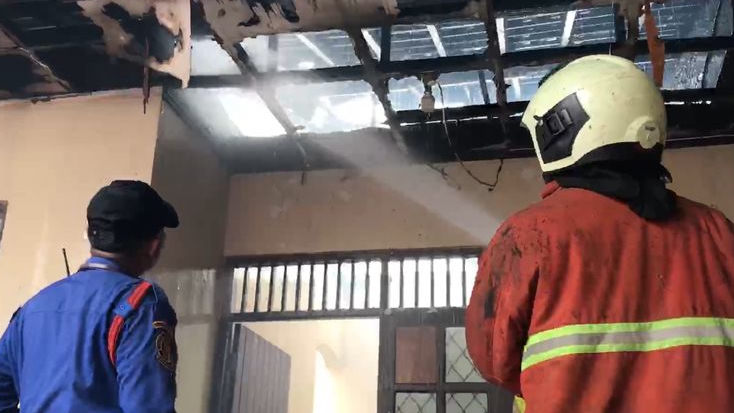 Gas Bocor Picu Kebakaran Rumah Kontrakan di Bekasi Barat