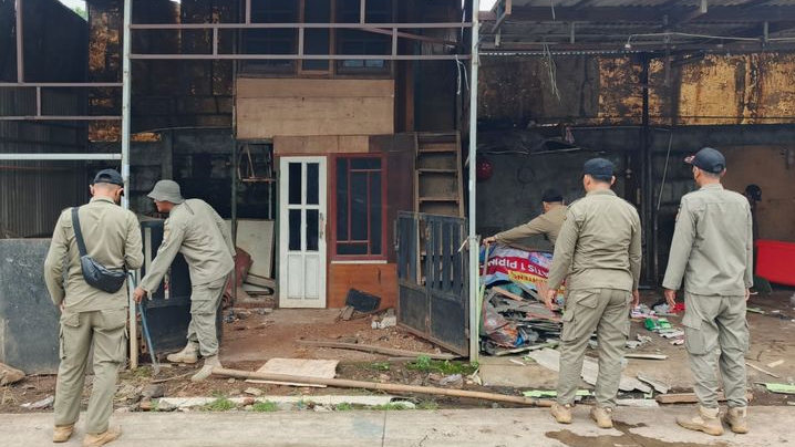 Pemkot Bekasi Tertibkan 13 Bangunan Liar di Jatiraden Jatisampurna
