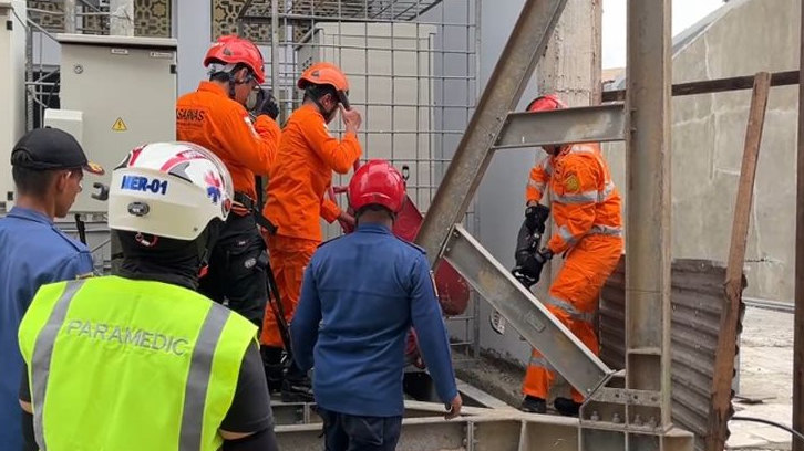 Petugas Alami Kendala Evakuasi Pekerja yang Tewas di Tower