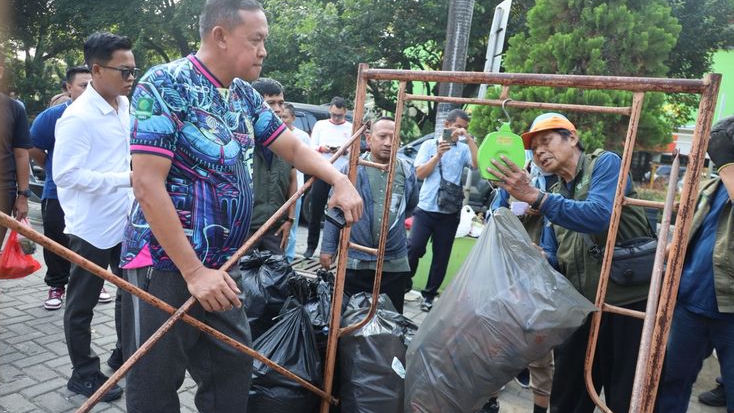 Wali Kota Bekasi Wajibkan UMKM Kantin Kumpulkan Minyak Jelantah Mulai Pekan Depan