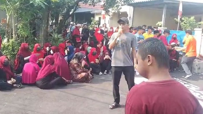 MUI Bekasi Soroti Keanehan Pengajian Umi Cinta: Tiket Surga Rp 1 Juta, Campur Jamaah, dan Kehadiran Anjing
