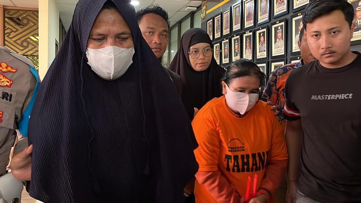 Karsih dan Yurike Raup 4,1 Miliar dari Bisnis Tipu-Tipu Orang