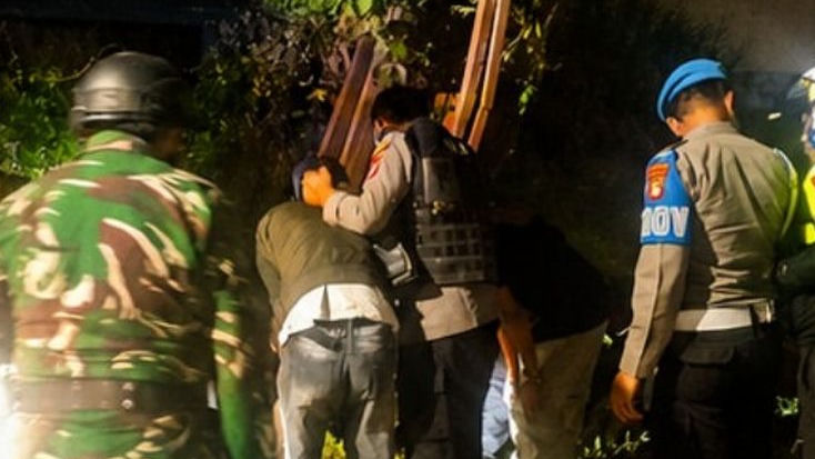 Patroli KRYD Polres Metro Bekasi Tangkap 2 Pemuda Diduga Bawa Tembakau Sintetis