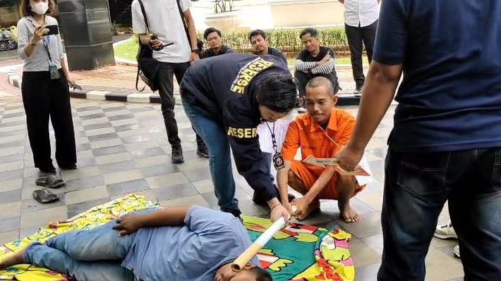 Polda Metro Jaya Rekonstruksi Pembunuhan Driver Ojol oleh Temannya Sendiri