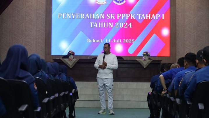 Wali Kota Bekasi Serahkan SK PPPK Damkar: Damkar Bukan Hanya Pemadam, Tapi Simbol Kepedulian