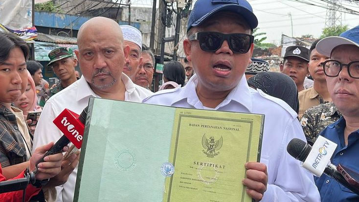 Nusron Janji Beri Dana Bantuan untuk Korban Salah Gusur di Tambun Selatan