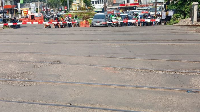 Perlintasan KA di Dekat Stasiun Bekasi Ditutup Malam Hari Selama Empat Hari