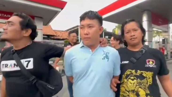 Maling Motor Bersenjata Api di Cikarang Tak Berdaya Saat Ditangkap Anggota Satreskrim