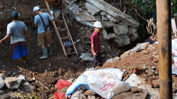 Perbaikan Tebing Longsor di Jatirasa Dimulai, Warga Harap Rasa Aman Kembali
