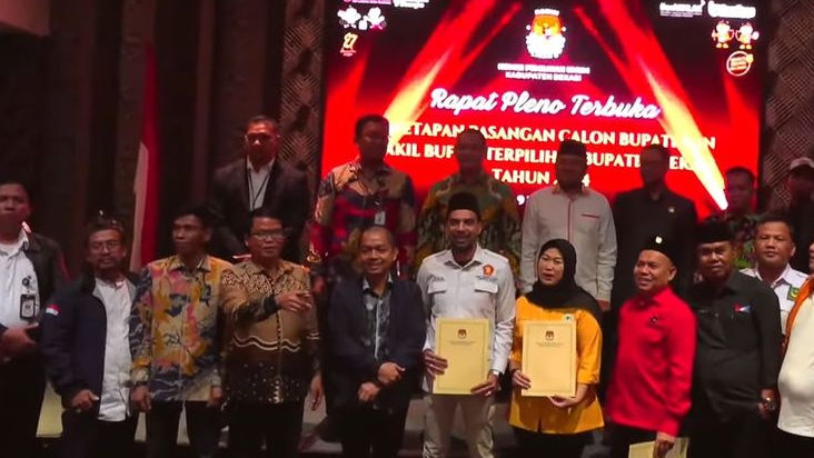 Ade Kuswara Kunang-dr. Asep Resmi Terpilih Menjadi Bupati dan Wakil Bupati Bekasi