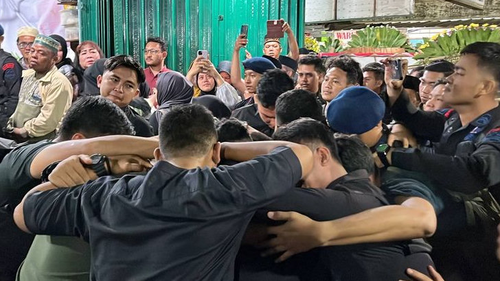 Jenazah Anggota Brimob asal Bekasi yang Gugur di Papua Tiba di Rumah Duka