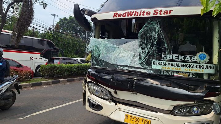 Kecelakaan Beruntun di Jalan Raya Chairil Anwar Libatkan Bus dan Dua Mobil, Tidak Ada Korban Jiwa