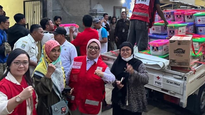 Ketua PMI Tinjau Kondisi Korban Banjir di Bekasi Utara