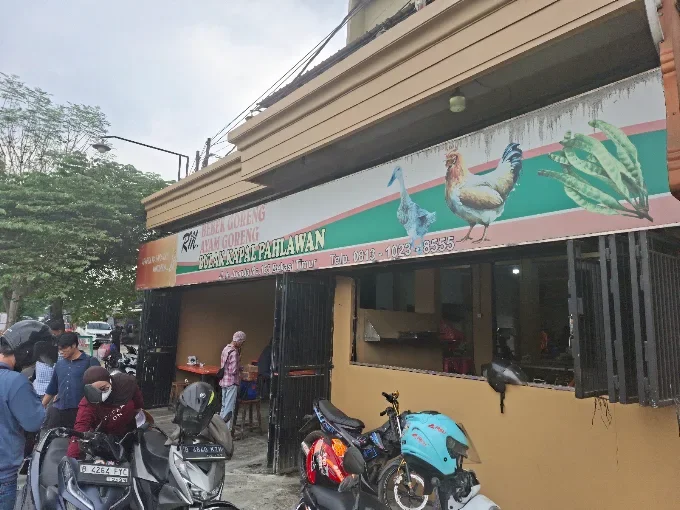 Suasana di Nasi Bebek Bulak Kapal Pahlawan. Foto: Handoyo Hartoyo/Google Maps