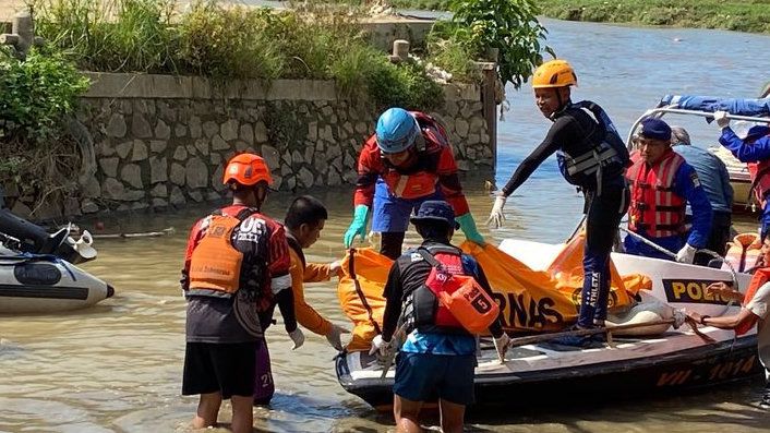 Satu Korban Tenggelam di Sungai Cikeas Ditemukan, Pencarian Satu Lagi Masih Berlanjut