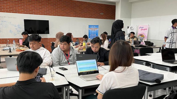 Binus Bekasi Siapkan Lulusan Hadapi Gejolak Ekonomi Global