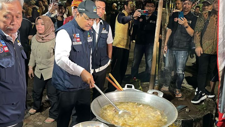 Kemensos Salurkan Bantuan untuk Korban Banjir di Kota Bekasi