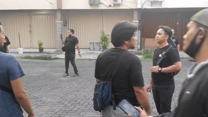 Pria yang Intimidasi Wartawan Dicari Polsek Rawalumbu