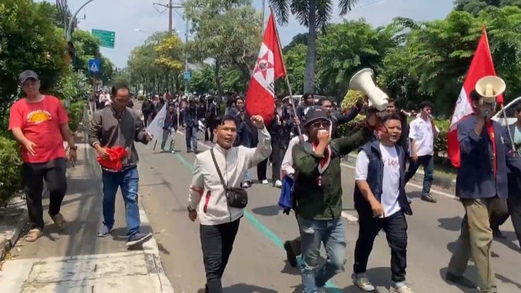 Massa Aksi di Bekasi Bawa Sejumlah Tuntutan untuk Pemerintah Pusat dan Pemkot Bekasi
