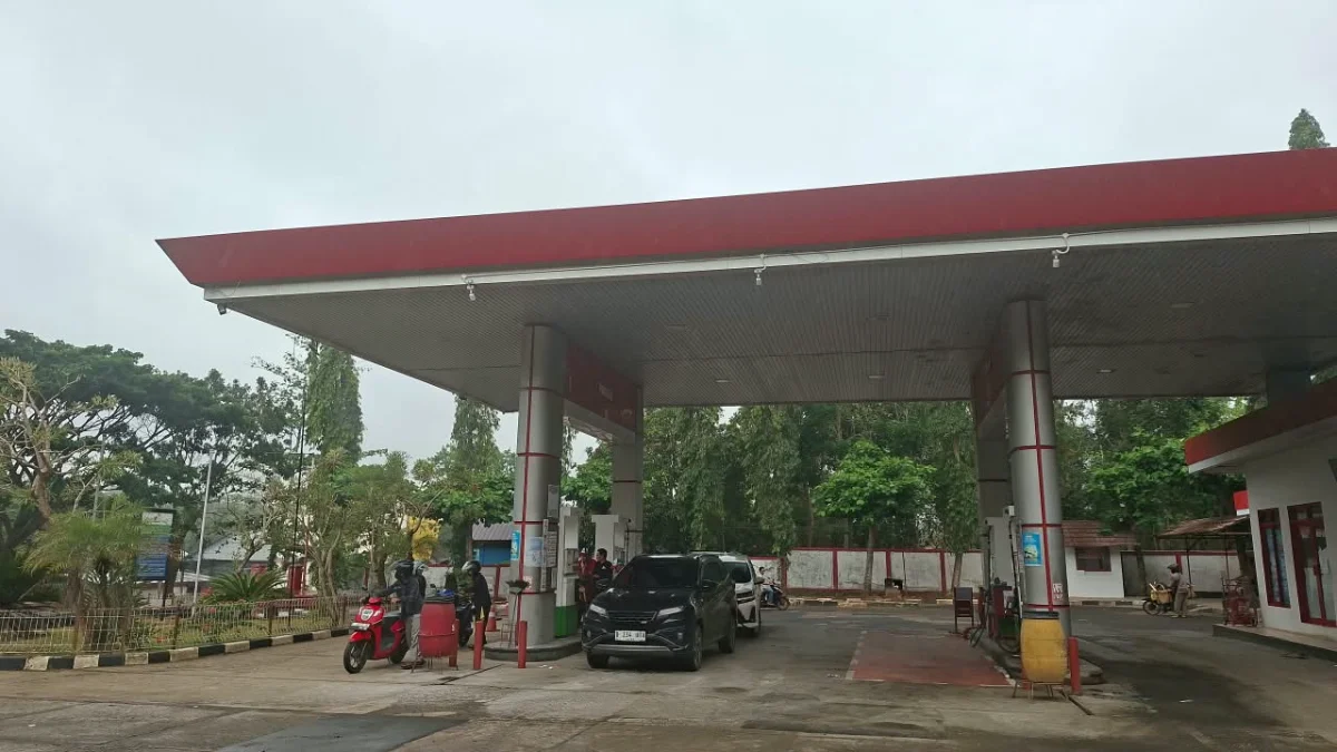 insiden kendaraan terbakar di SPBU Cirangkong, Sukabumi.